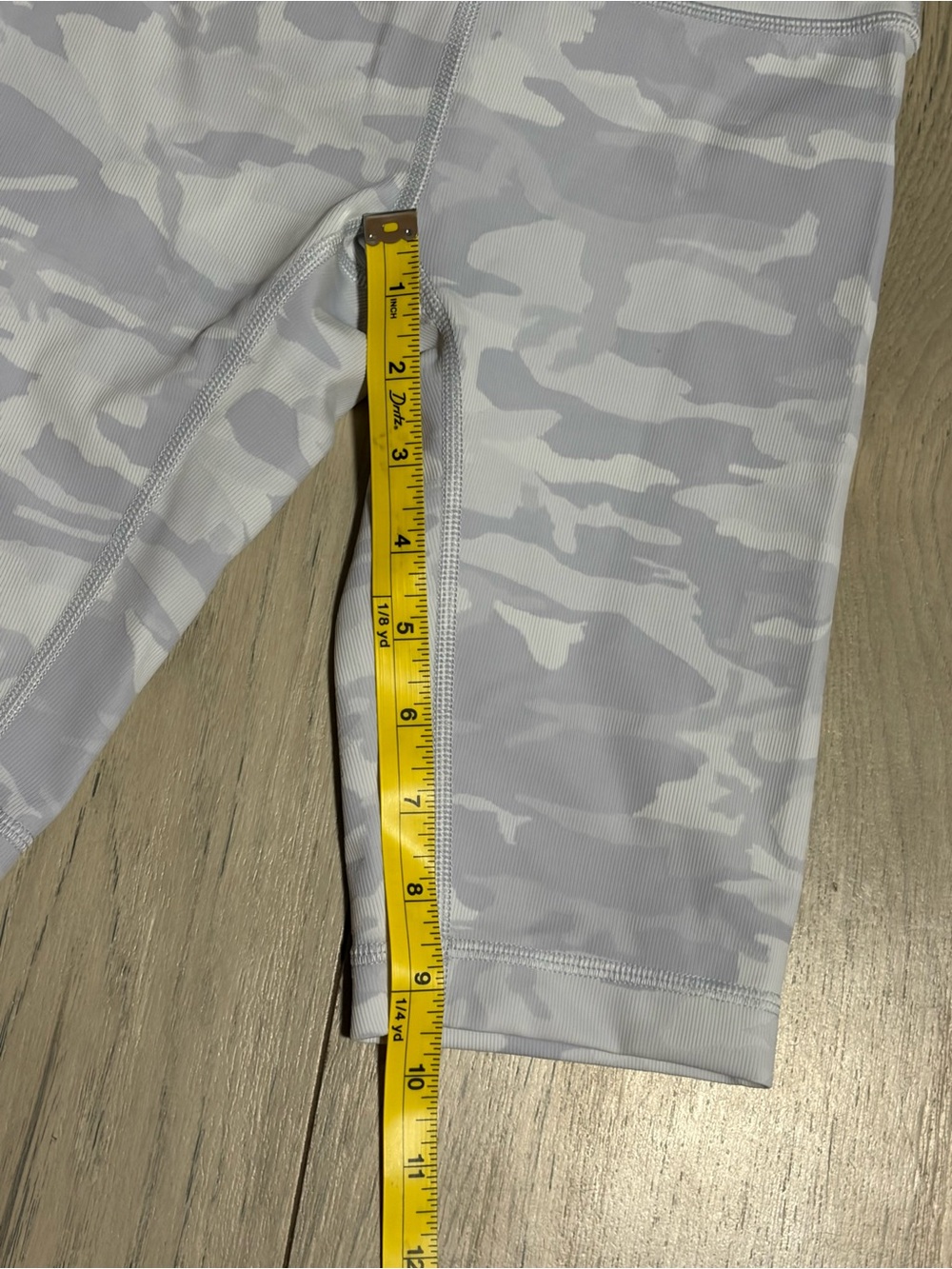 Lululemon Wunder Under Ribbed  White and Light Gray Camo Bike Shorts